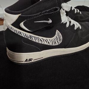 Nike Men's Black and White Sneakers with Zebra Pattern